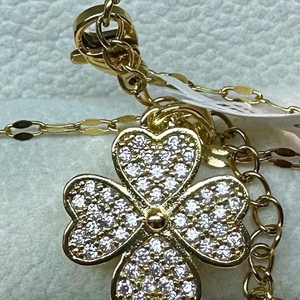 Clover necklace 18k gold shipped fast brand new with tags - Picture 3 of 4